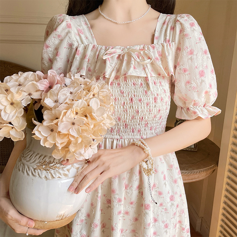 Artistic Floral Puff Sleeve Dress in Gentle Forest Style - Image 4