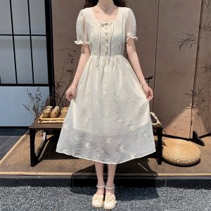 New Chinese Style Embroidered Apricot Dress with Square Neck and Puff Sleeves